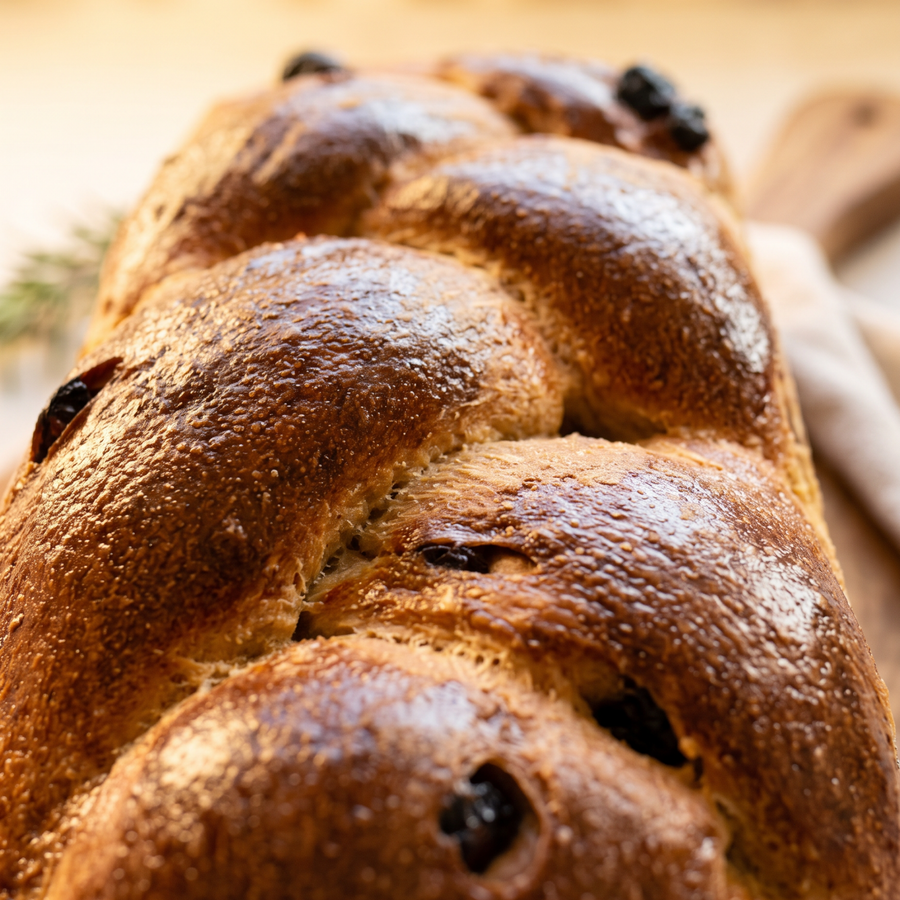 Challah intégrale aux canneberges, citron et romarin
