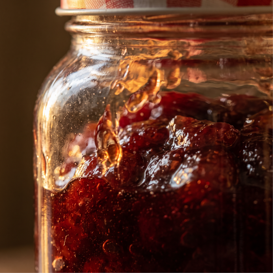 Confiture maison de fraises biologiques